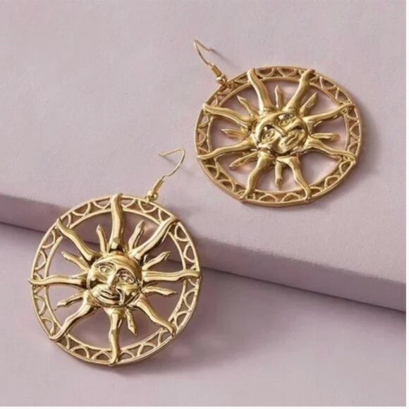⭐️✨ FREE Hollow Sun Boho Face Hipster Hippie Art Deco Peasant Hip Drop Earrings - Picture 2 of 7